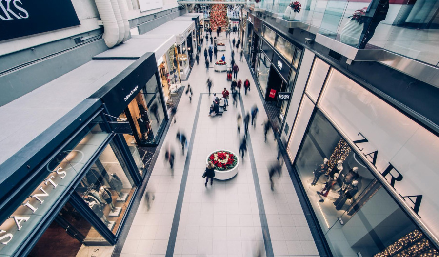 US consumer confidence dives to more than decade low