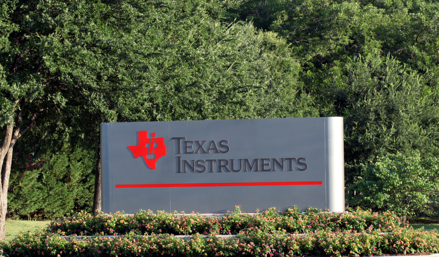 Texas Instruments misses estimates, gains on guidance
