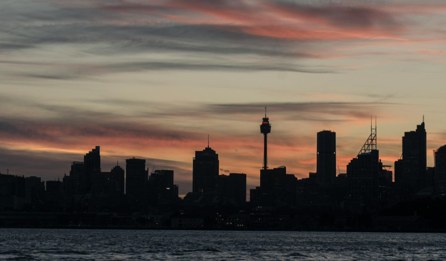 ASX 200 slips as CPI lifts rate hike expectations