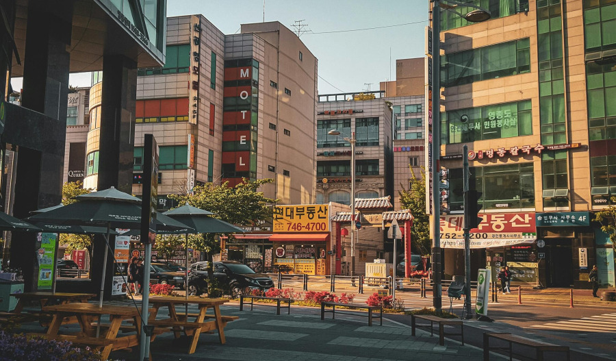 APAC mixed amid major tech earnings; commodities rise