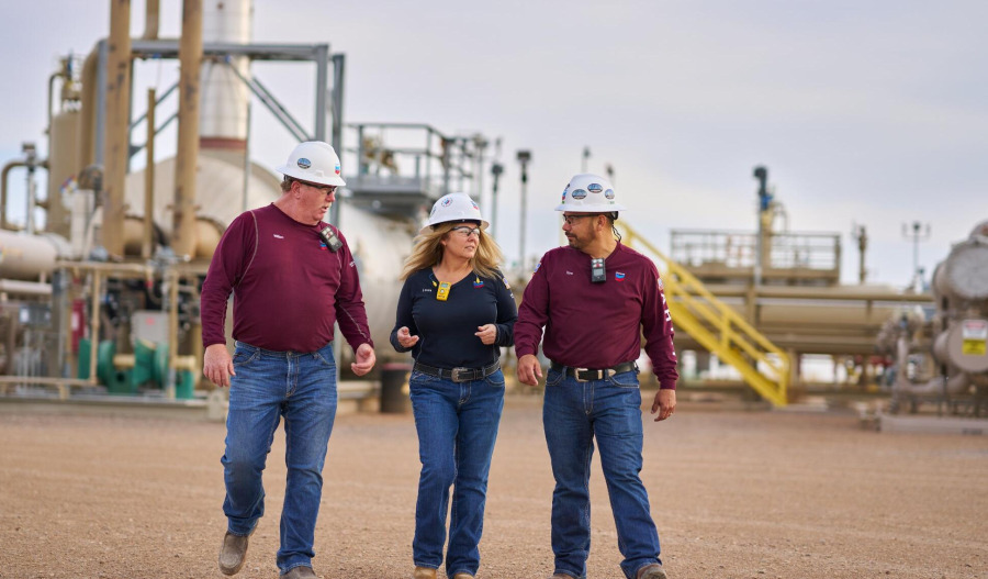 Chevron beats profit view on record Permian oil flows