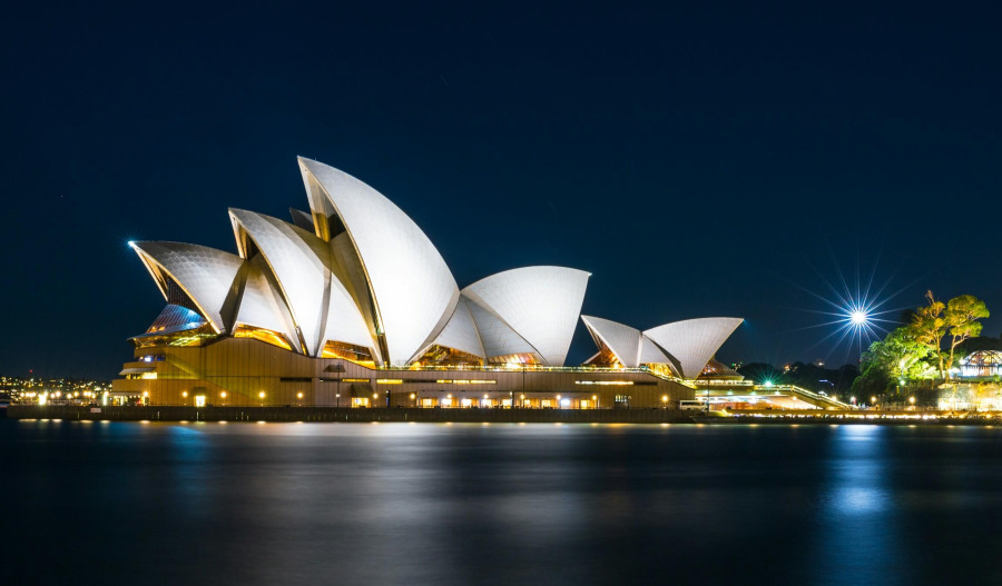 ASX 200 rises on miners, energy despite tech tumble