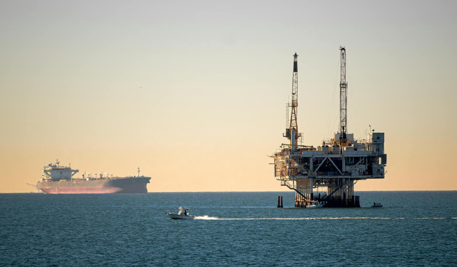 Oil slides as US-Iran talks ease supply fears