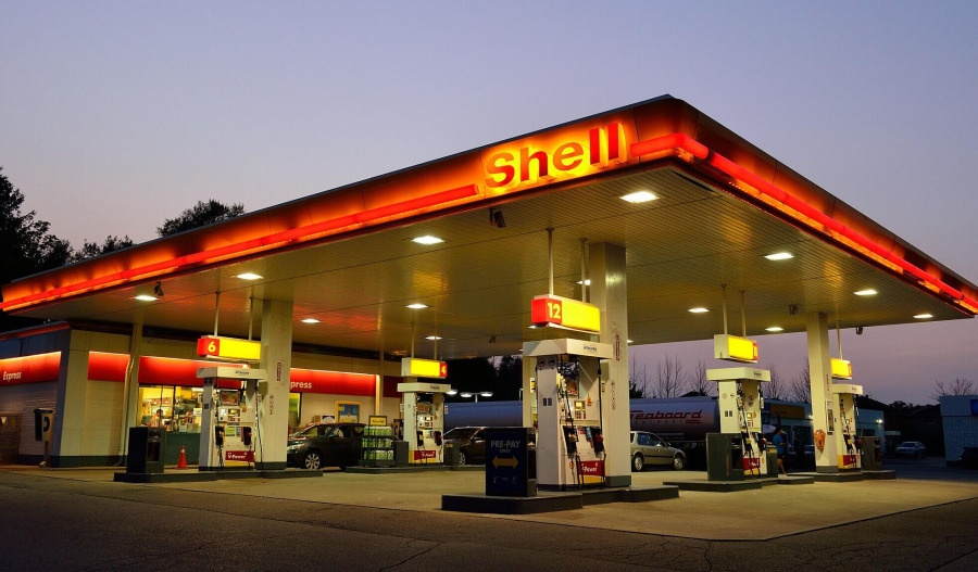 Shell quarterly profits drop amid low oil prices