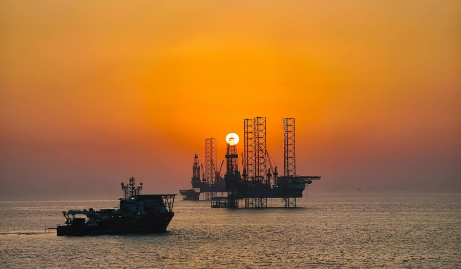 Oil slips as US-Iran talks ease tensions