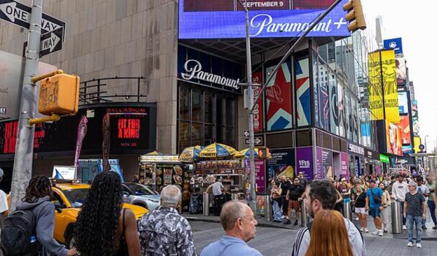 Paramount sweetens, does not lift offer for Warner Bros