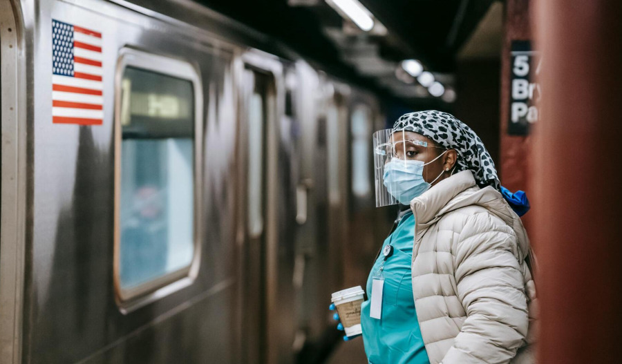 US payrolls beat forecasts; jobless rate at 4.3%