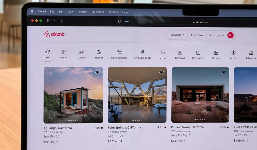 Airbnb expects momentum to accelerate in 2026