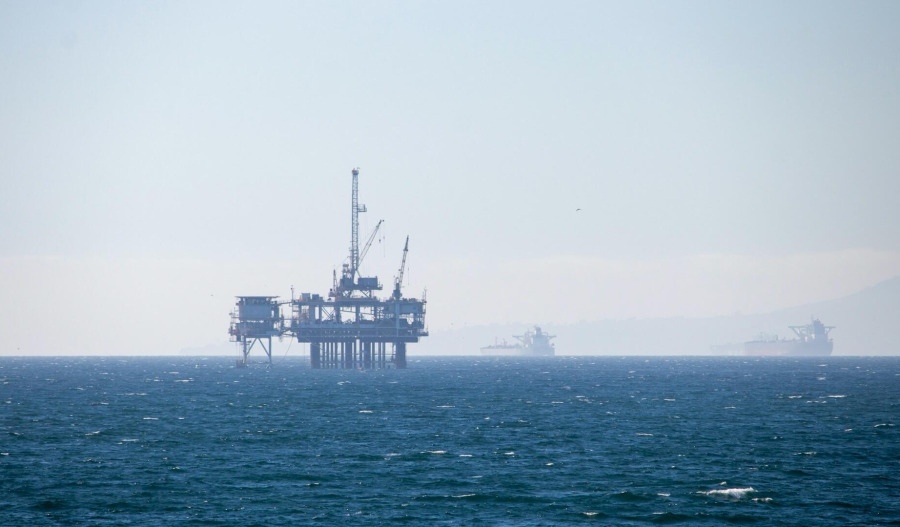 Oil drifts ahead of US-Iran nuclear talks