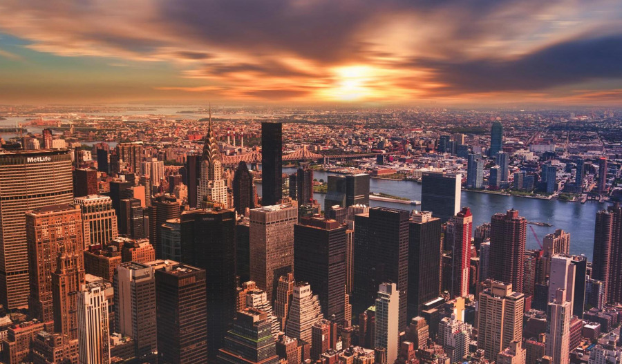 US markets fall on credit fears, US-Iran tensions