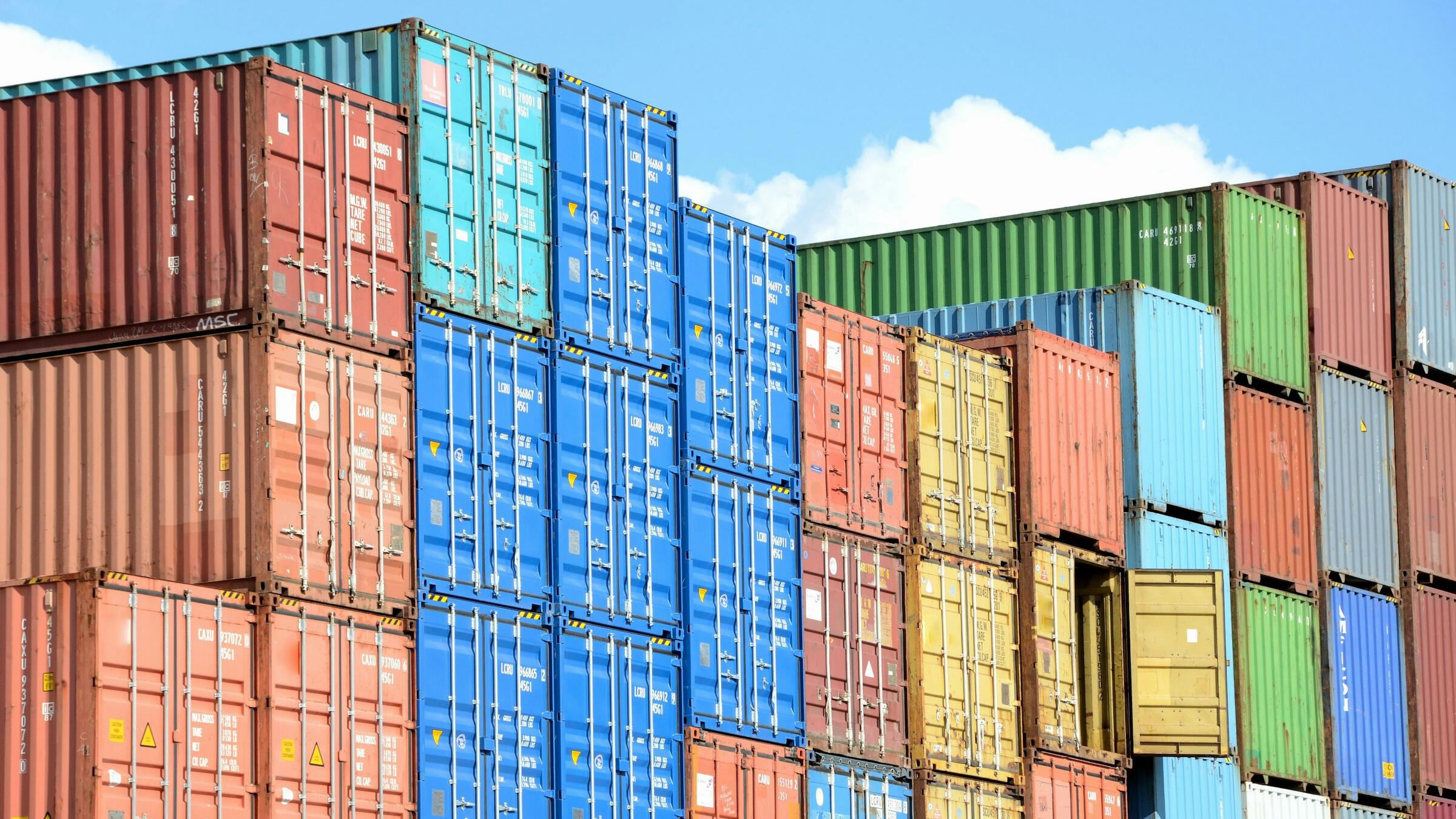 US GDP disappoints in fourth quarter, inflation rises