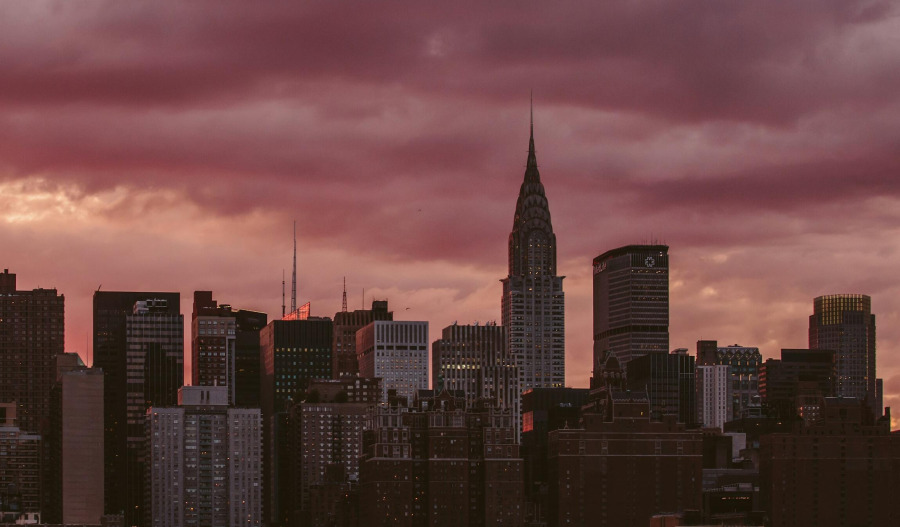 US futures dip as investors focus on tariffs