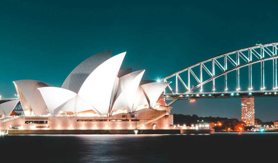 ASX 200 drops 0.6% as tech leads decline