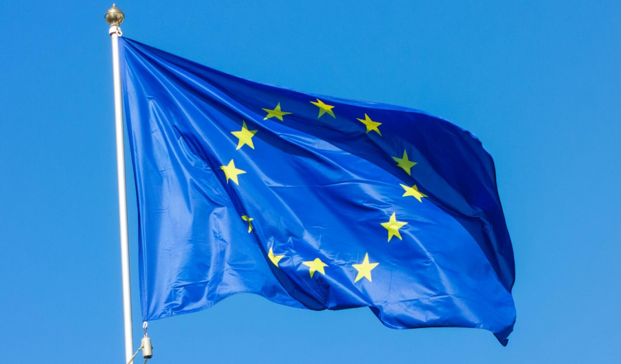 EU freezes trade deals with Trump following new tariffs