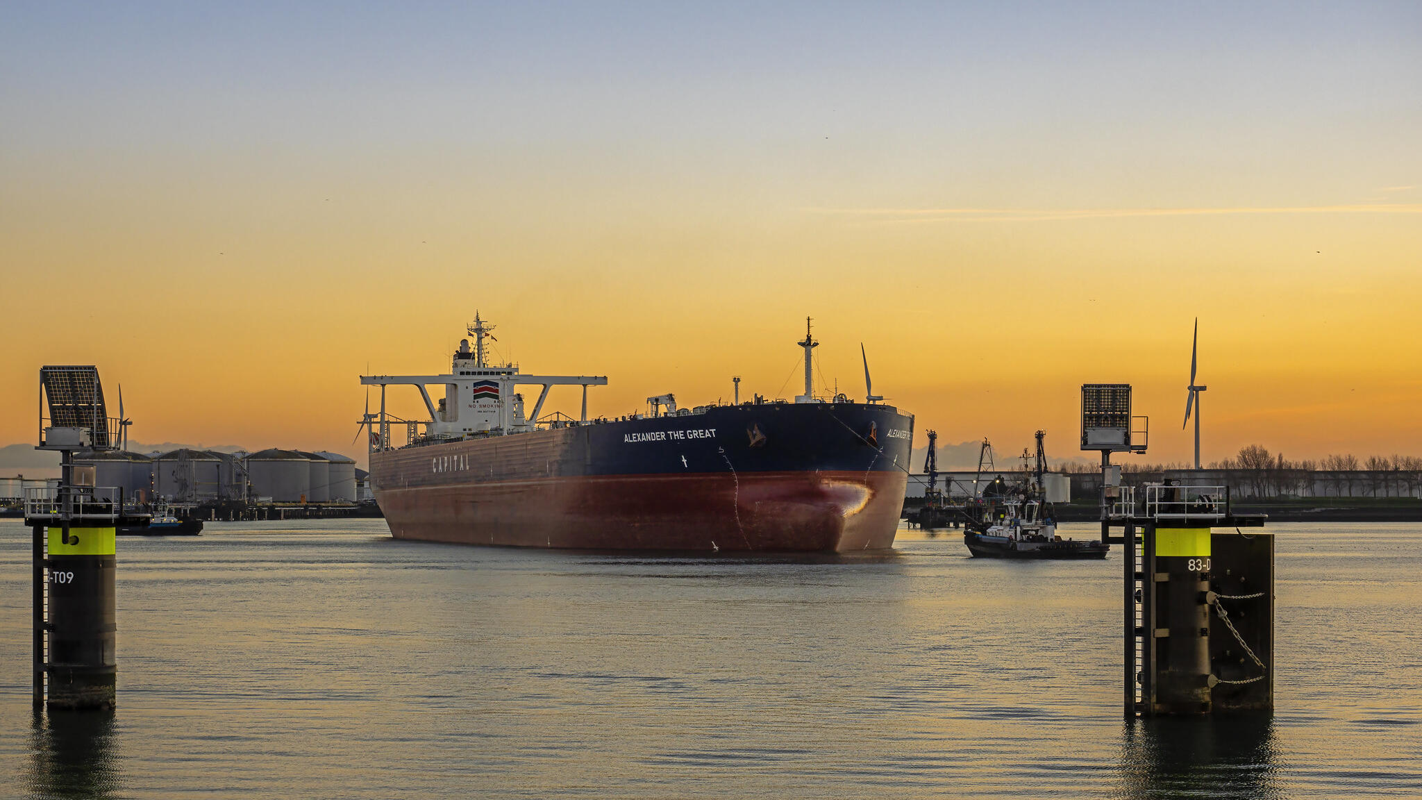 Oil lifts; nears 7mth peak on Iran tensions, tariffs