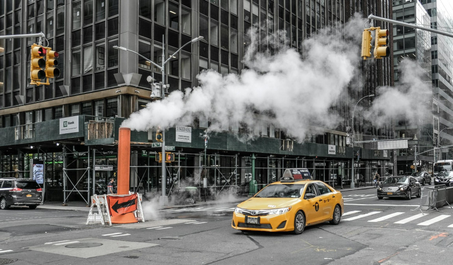 Wall St mostly lower; Nvidia down 5.5% post-earnings