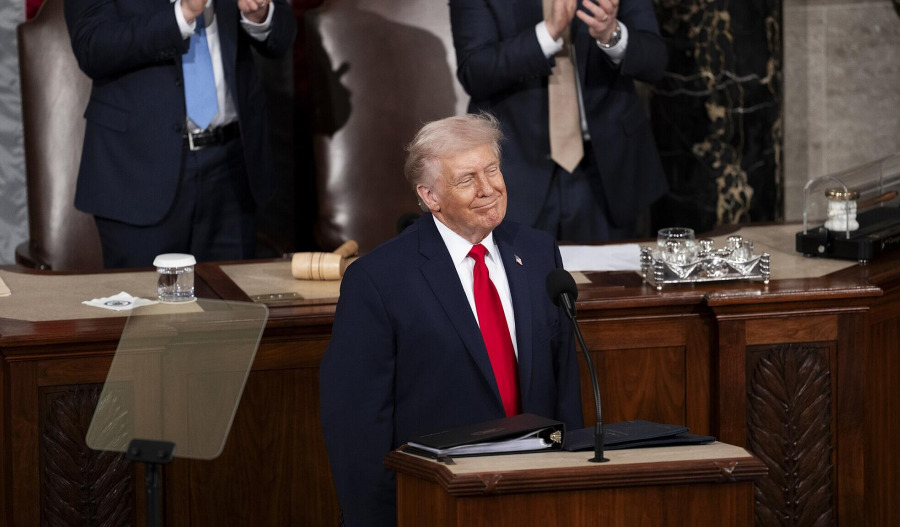 Trump threatens 'friendly takeover' of Cuba