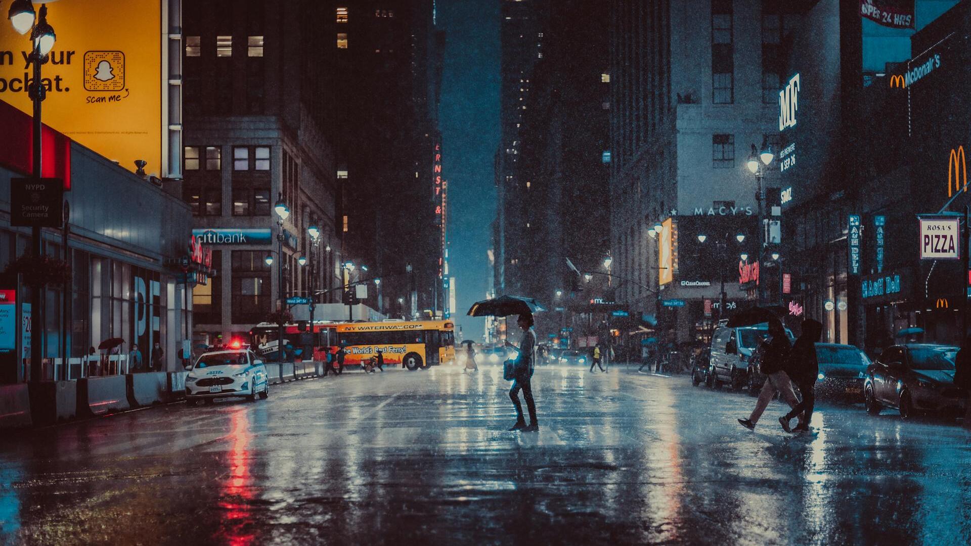 US futures tick lower; traders monitor Iran war