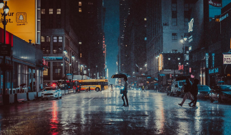 US futures tick lower; traders monitor Iran war