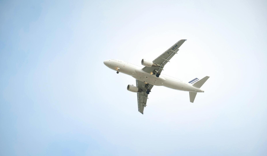 Travel stocks tumble amid Middle East conflict