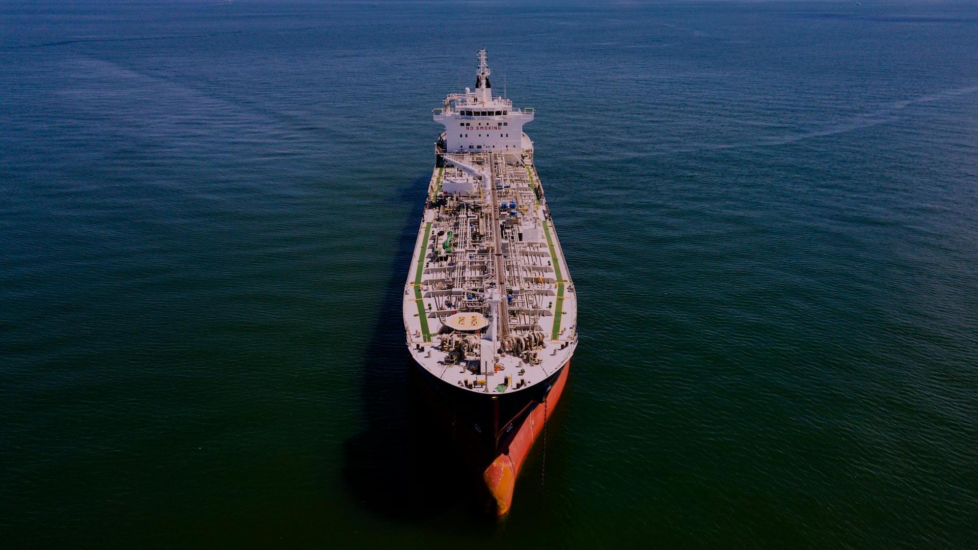 Oil extends rally as US-Iran conflict disrupts supply