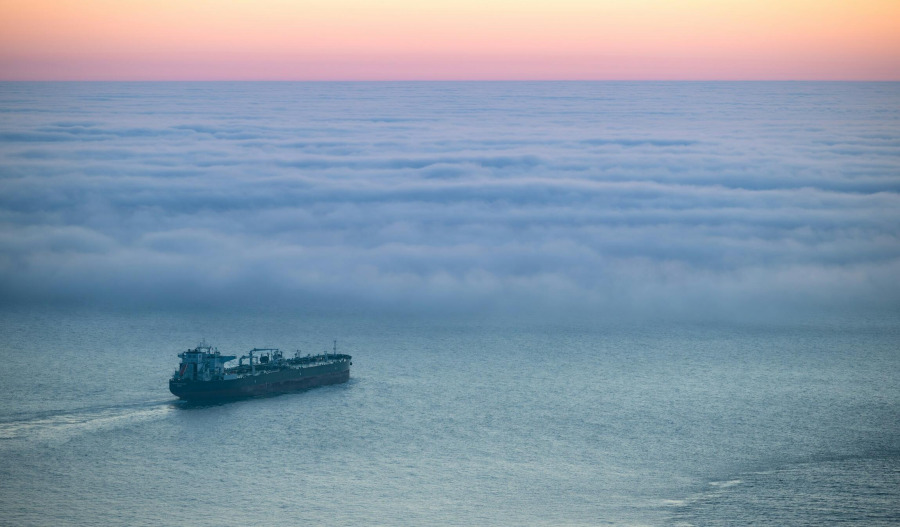 Oil climbs as Hormuz disruption deepens