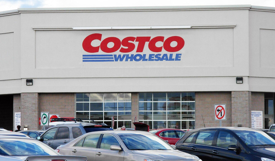 Costco beats estimates but flags tariff uncertainty