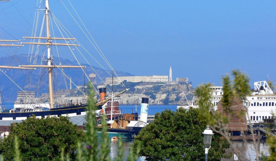 Oil shock shakes bonds’ safe haven status