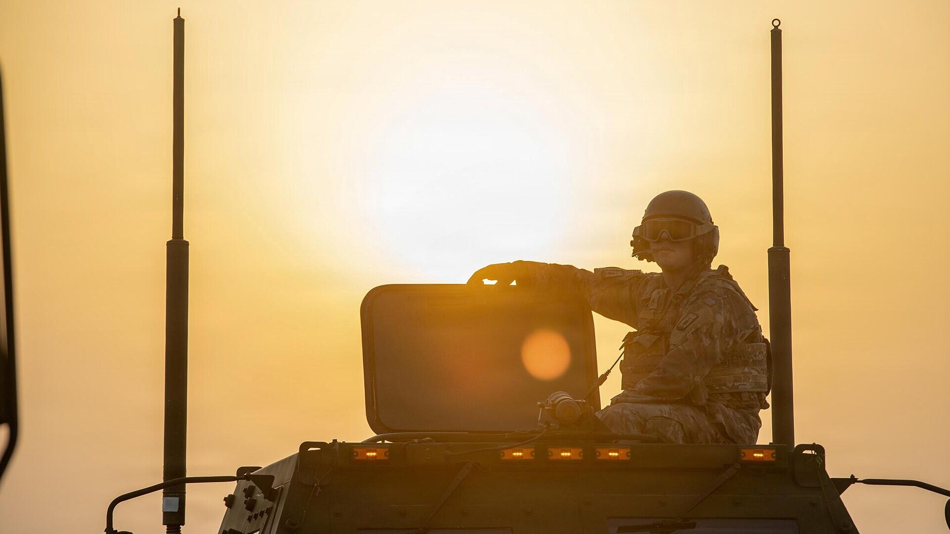 Oil extends rally; Iran war threatens supply