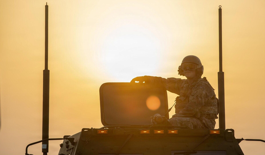 Oil extends rally; Iran war threatens supply