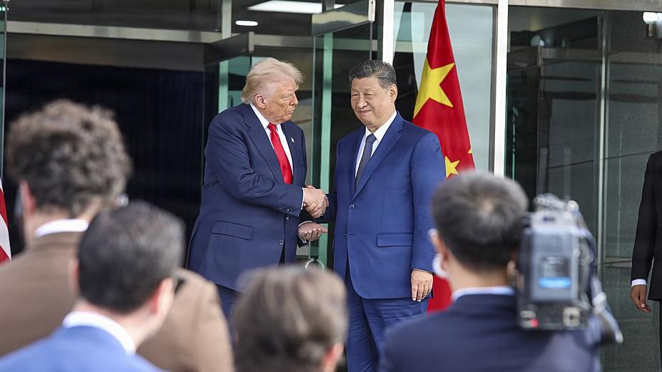 Trump requests to delay his meeting with China