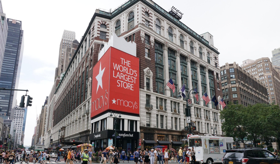 Macy's beats estimates, issues low guidance amid tariffs