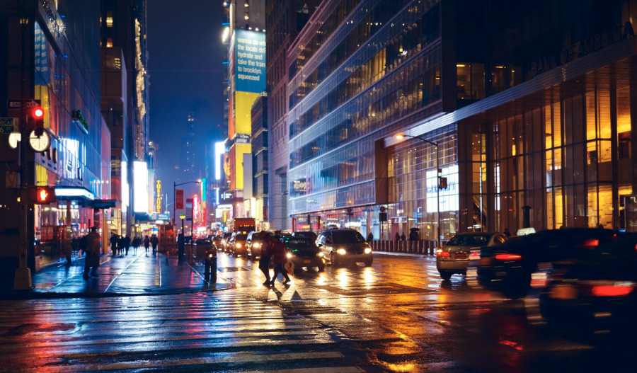 US stocks slide as extended war fears hit markets