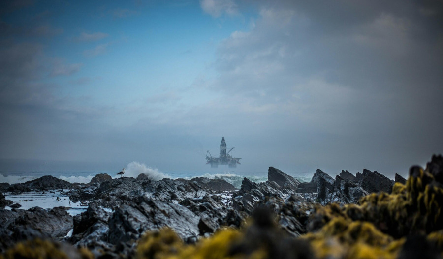 Oil prices push higher amid US-Iran threats