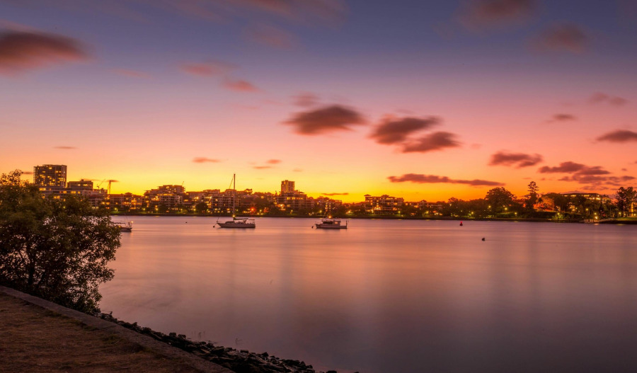 ASX 200 hits fresh 10mth low as war fears weigh