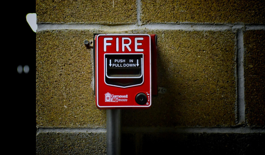 Private credit cracks trigger investor alarm