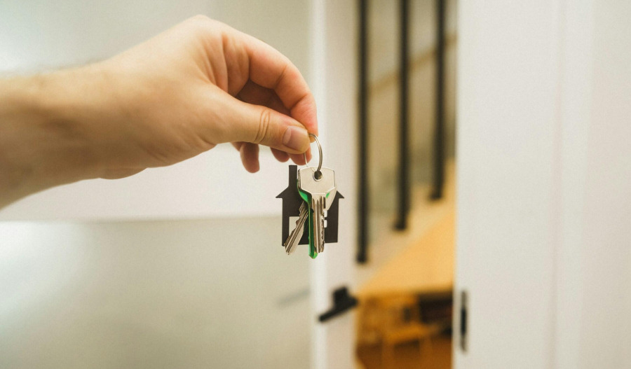 US mortgage applications drop sharply as rates rise