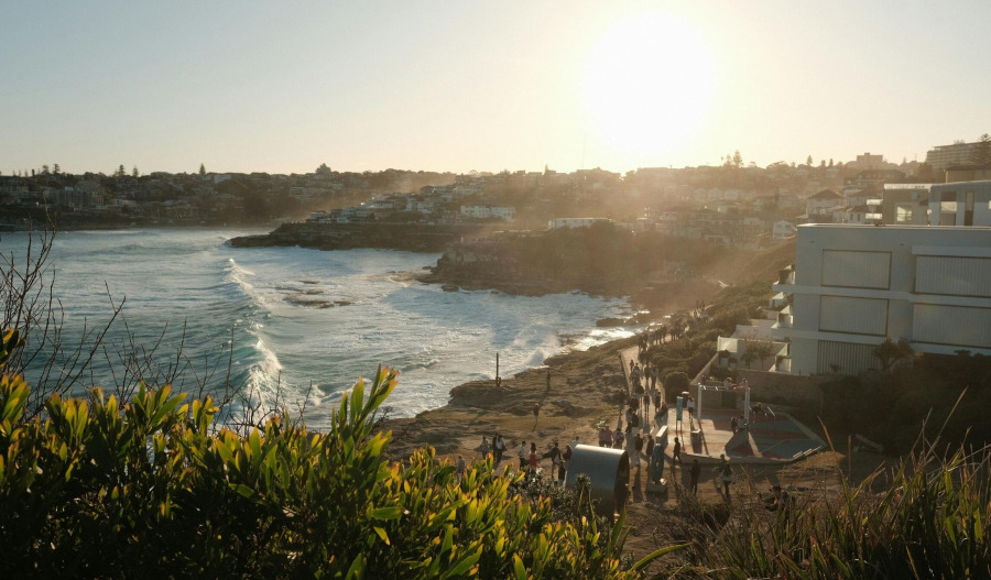 ASX gains 2.6% as M.East de-escalation boosts sentiment