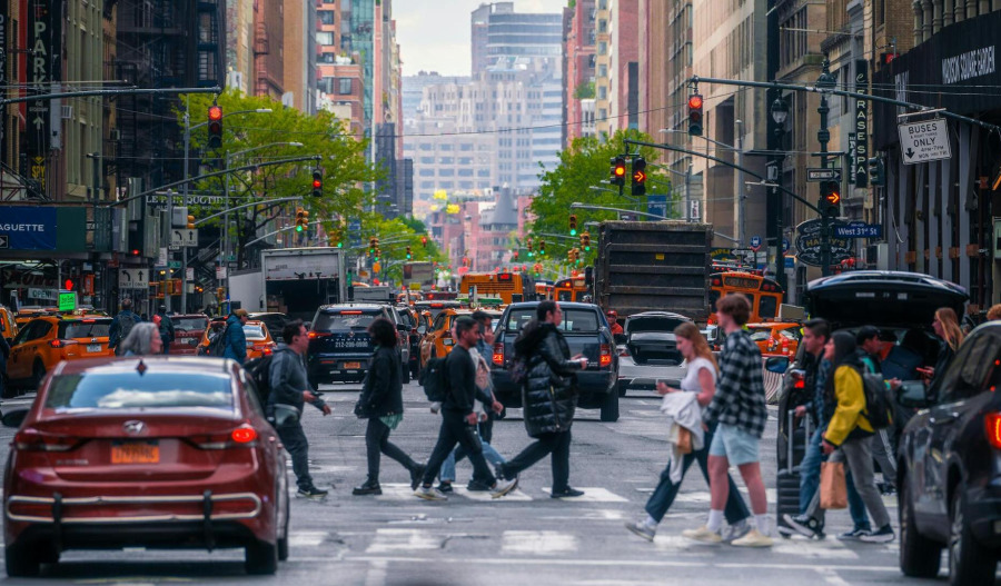 US markets surge as oil plunges on ceasefire