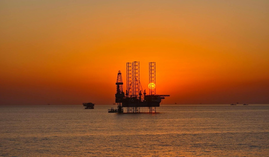 Oil drops; investors optimistic on US-Iran dialogue