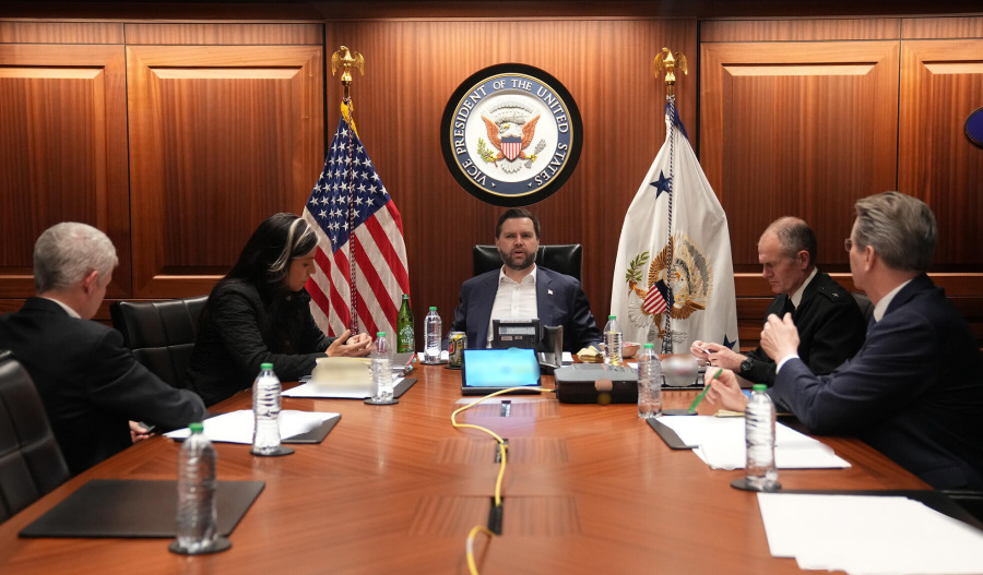 US, Iran weigh new talks as ceasefire nears end