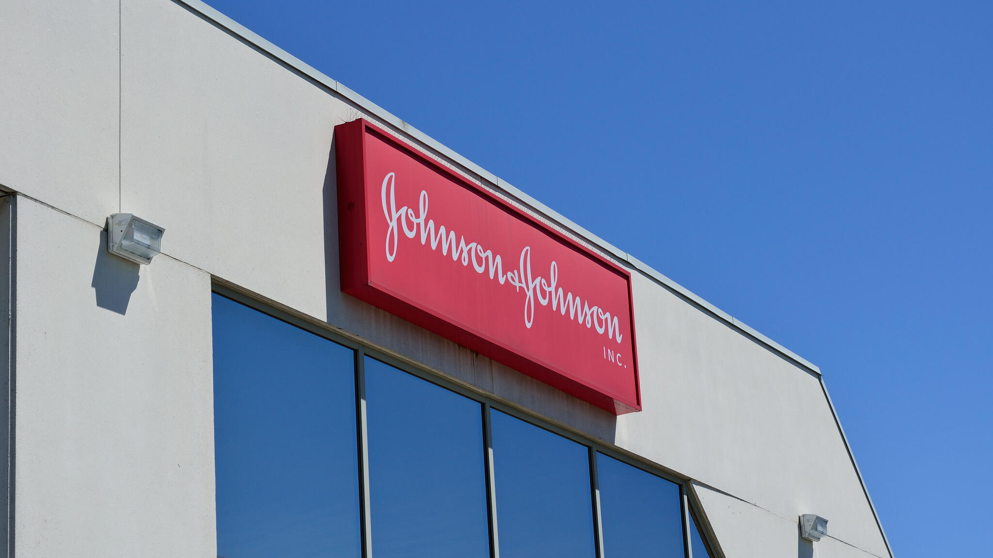Johnson & Johnson beats estimates despite Stelara drop