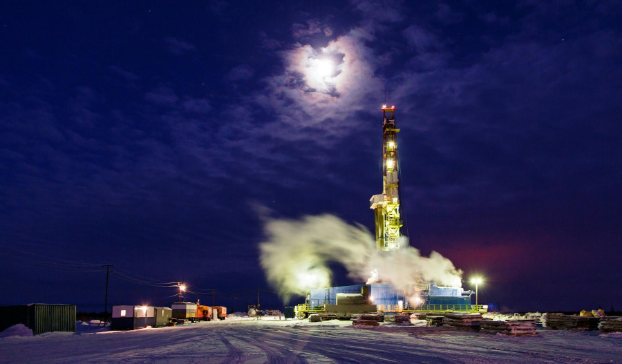 Oil slips as traders monitor diplomatic progress