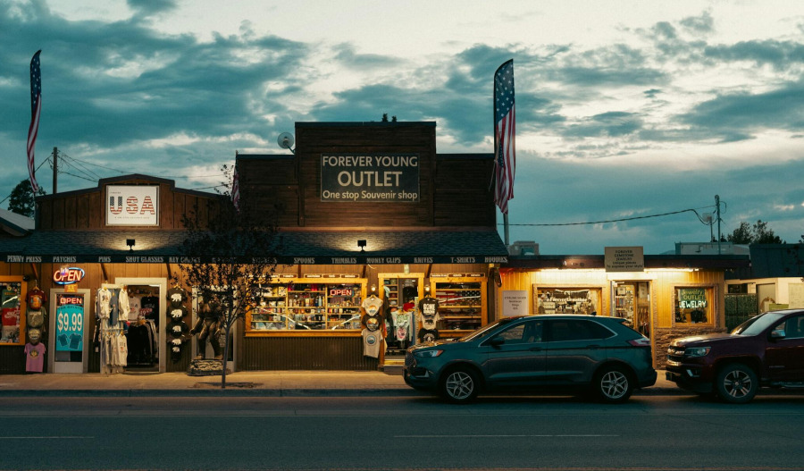 US retail sales jump 1.7% on fuel surge