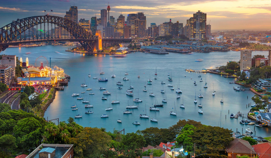 ASX dips 0.1%; down 1.8% on week amid Hormuz tensions