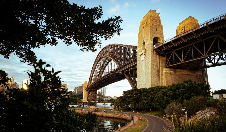 Australian shares rebound hopes wane on US weakness