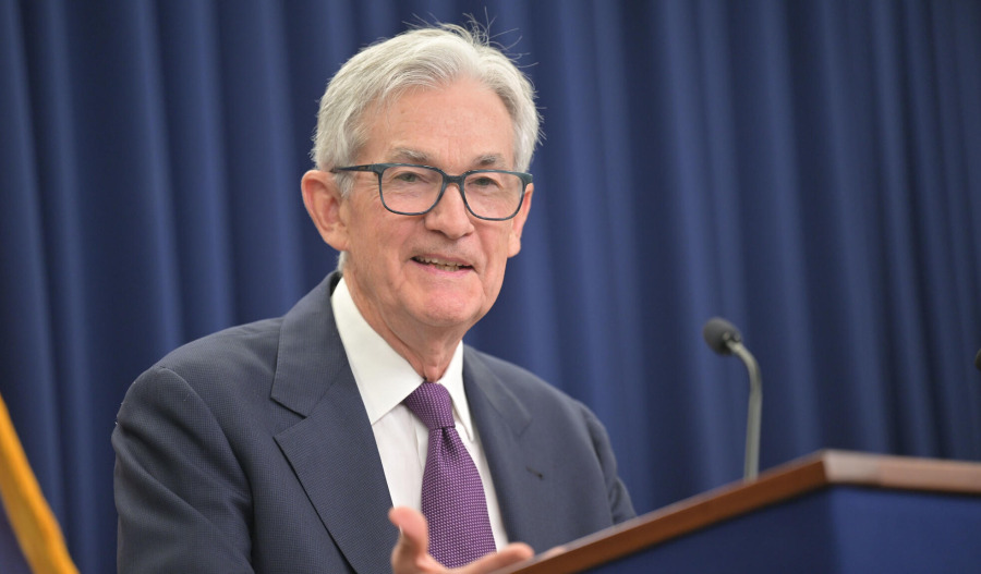 Fed holds rates steady as split deepens