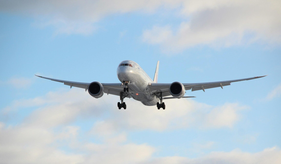 US airlines face surge in jet fuel costs