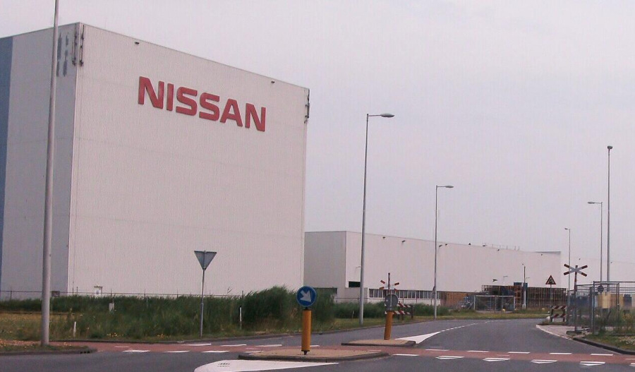 Nissan to cut hundreds of jobs in Europe