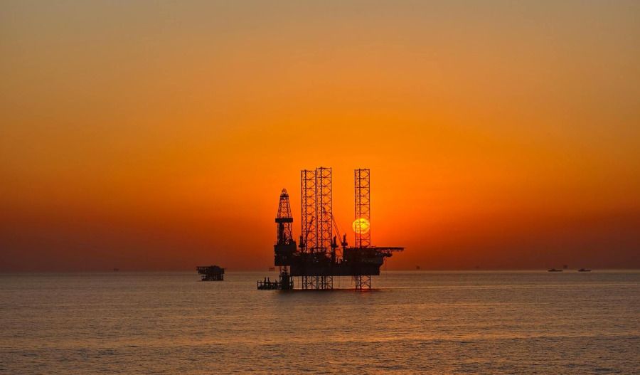 Oil slips; Iran ceasefire, Trump-Xi meeting in focus